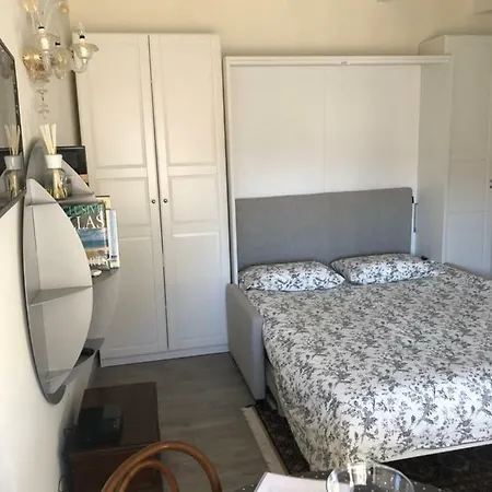 Appartement Corradi 37 *